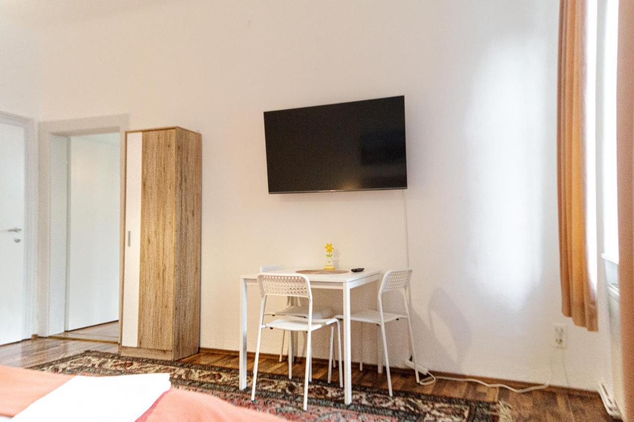 Comfy 2Br- Apartment Near Wiener Stadthalle المظهر الخارجي الصورة